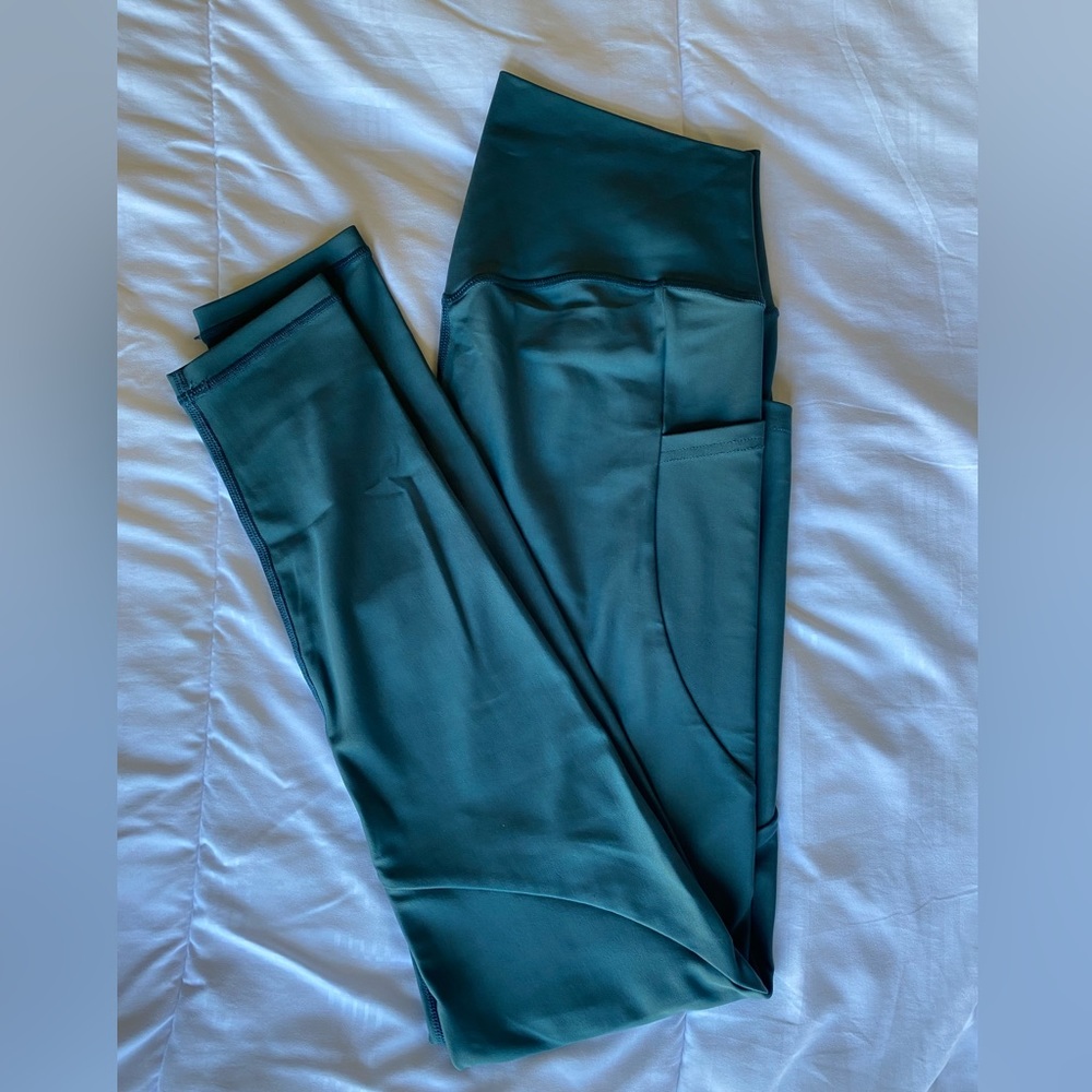 Beyond Athletica leggings. EUC (worn twice). Full length. Shimmery teal